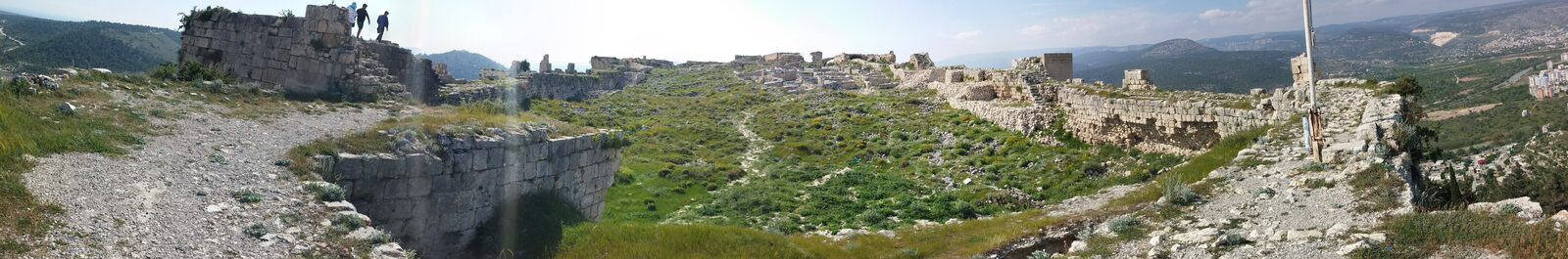 Silifke Kalesi'nin şehre hakim tepeden panoraması
