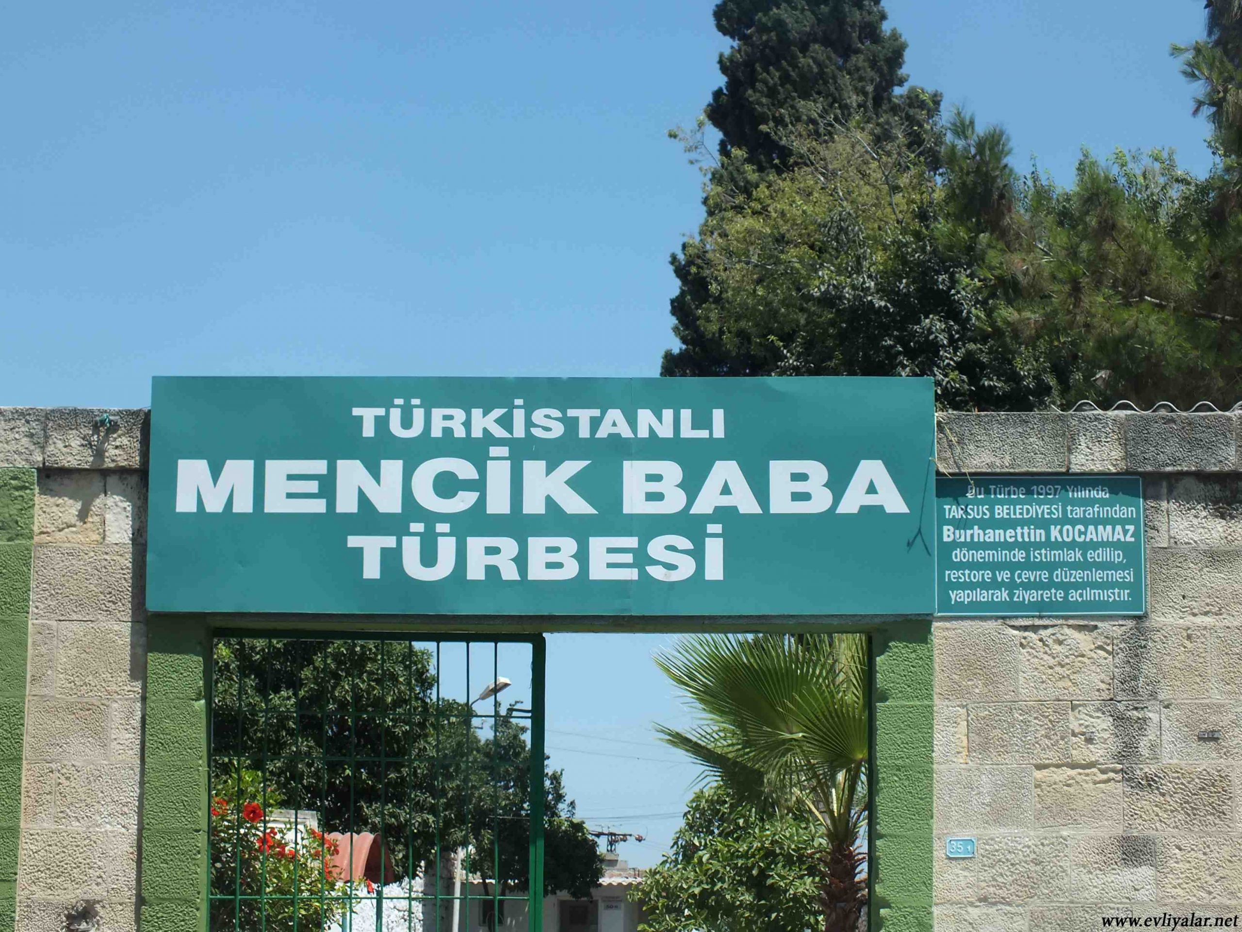 Mencek Baba Türbesi